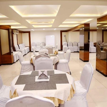 Hotel Regency Jāmnagar Εξωτερικό φωτογραφία