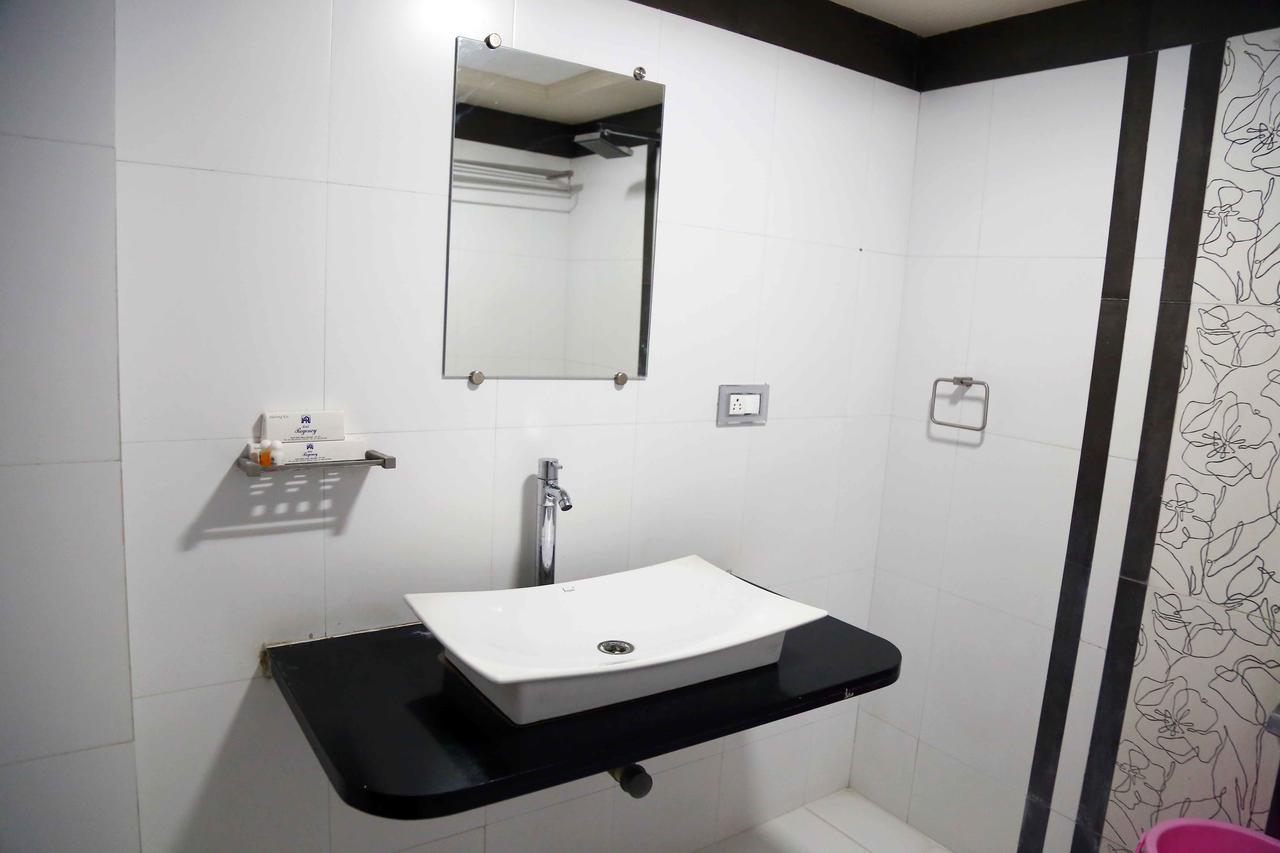 Hotel Regency Jāmnagar Εξωτερικό φωτογραφία