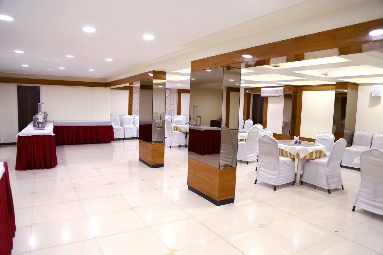 Hotel Regency Jāmnagar Εξωτερικό φωτογραφία