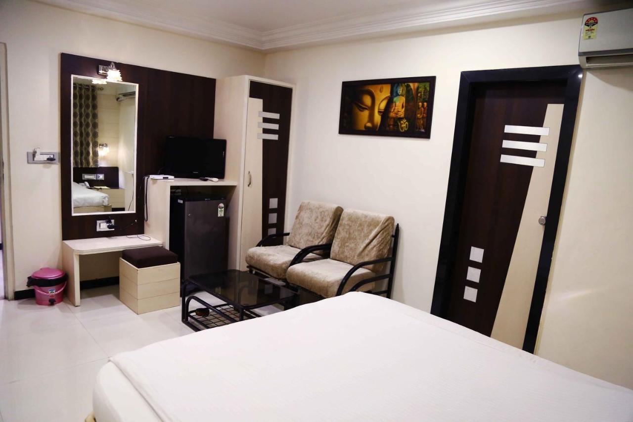 Hotel Regency Jāmnagar Εξωτερικό φωτογραφία