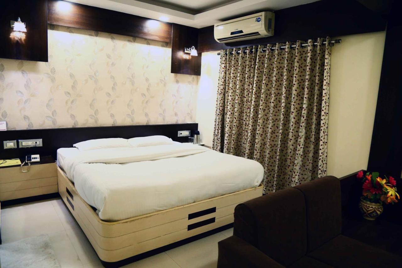 Hotel Regency Jāmnagar Εξωτερικό φωτογραφία