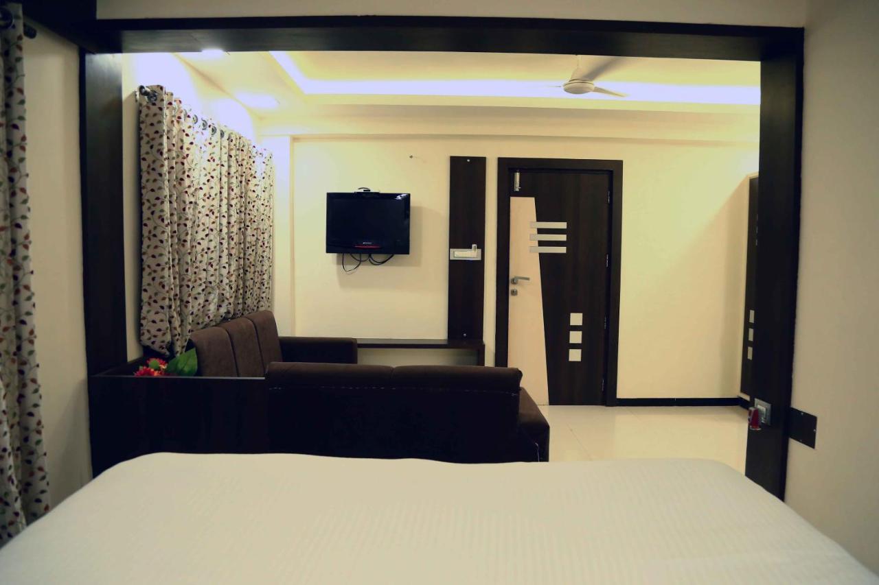 Hotel Regency Jāmnagar Εξωτερικό φωτογραφία